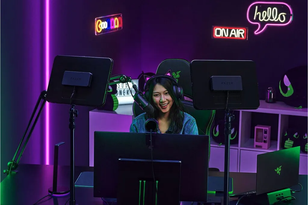 Éclairage de Studio Razer Key Light Chroma avec Support de Bureau - 4