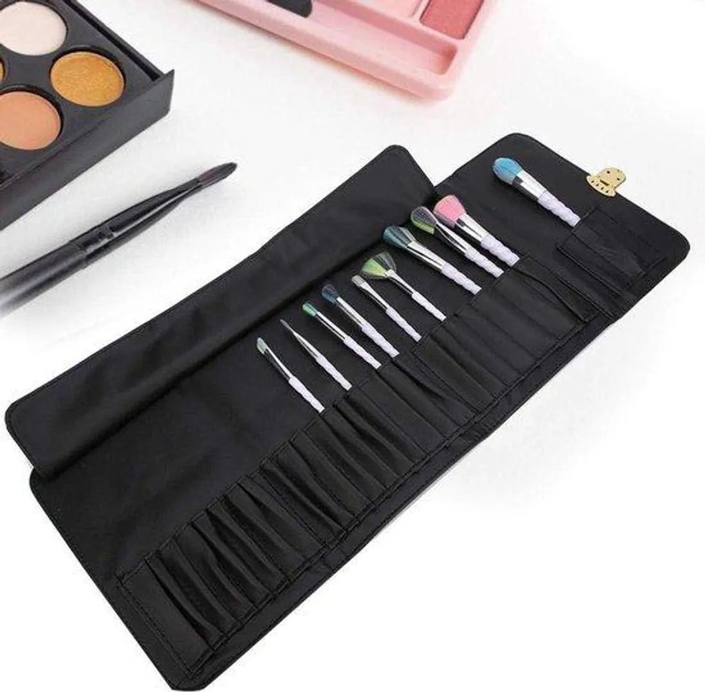 Boîte pinceaux maquillage : stop à la poussière et aux poils abîmés