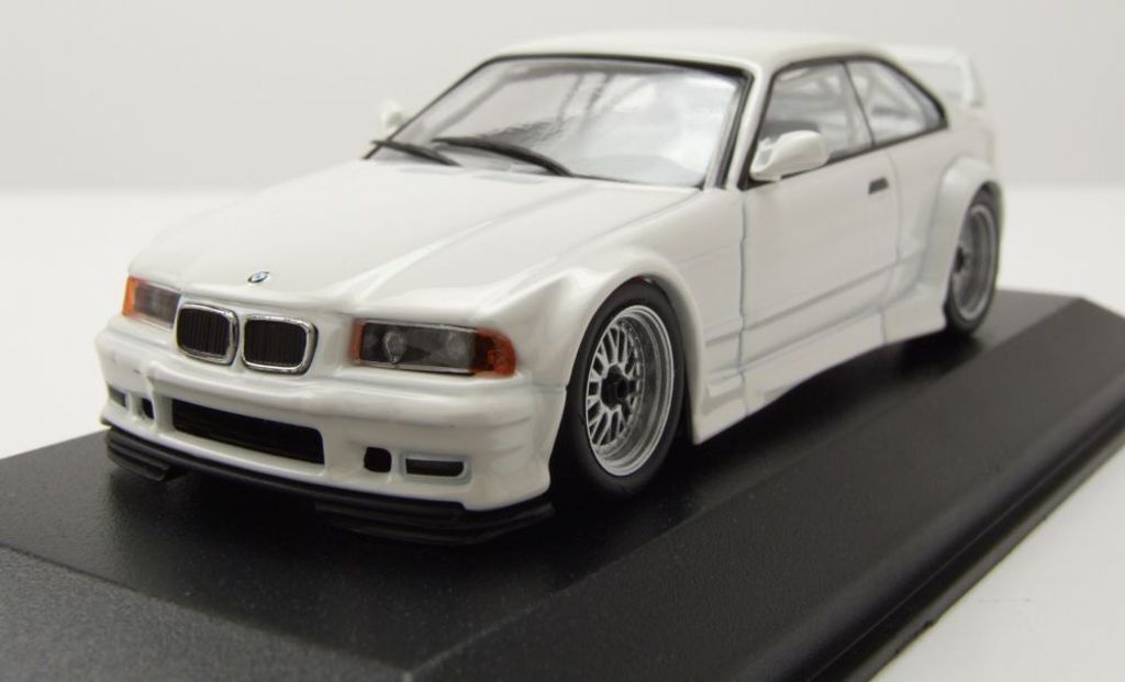 Maxichamps 940023381 BMW M3 E36 GTR 1993 bílá 1:43 Obrázek produktu 