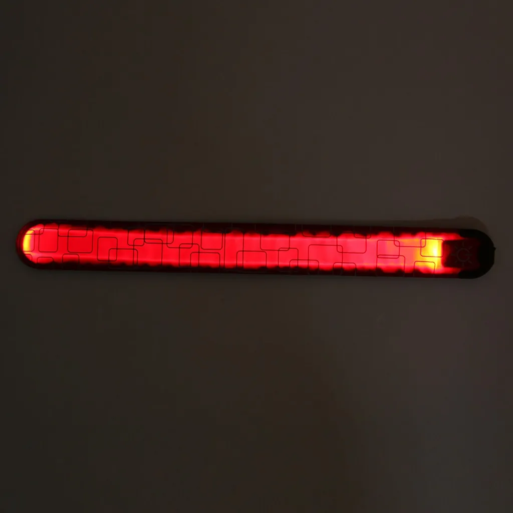 Bracciale LED Alta Visibilità Rosso Aura – Per Corsa, Bici, Sicurezza Notturna