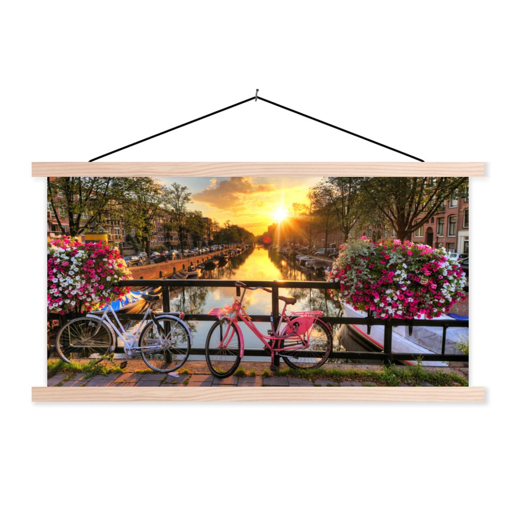 MuchoWow Textilposter Amsterdam - Blumen - Brücke - Fahrrad - Sonnenuntergang 120x60 cm mit holzfarbenen Rahmen - Klemmleiste