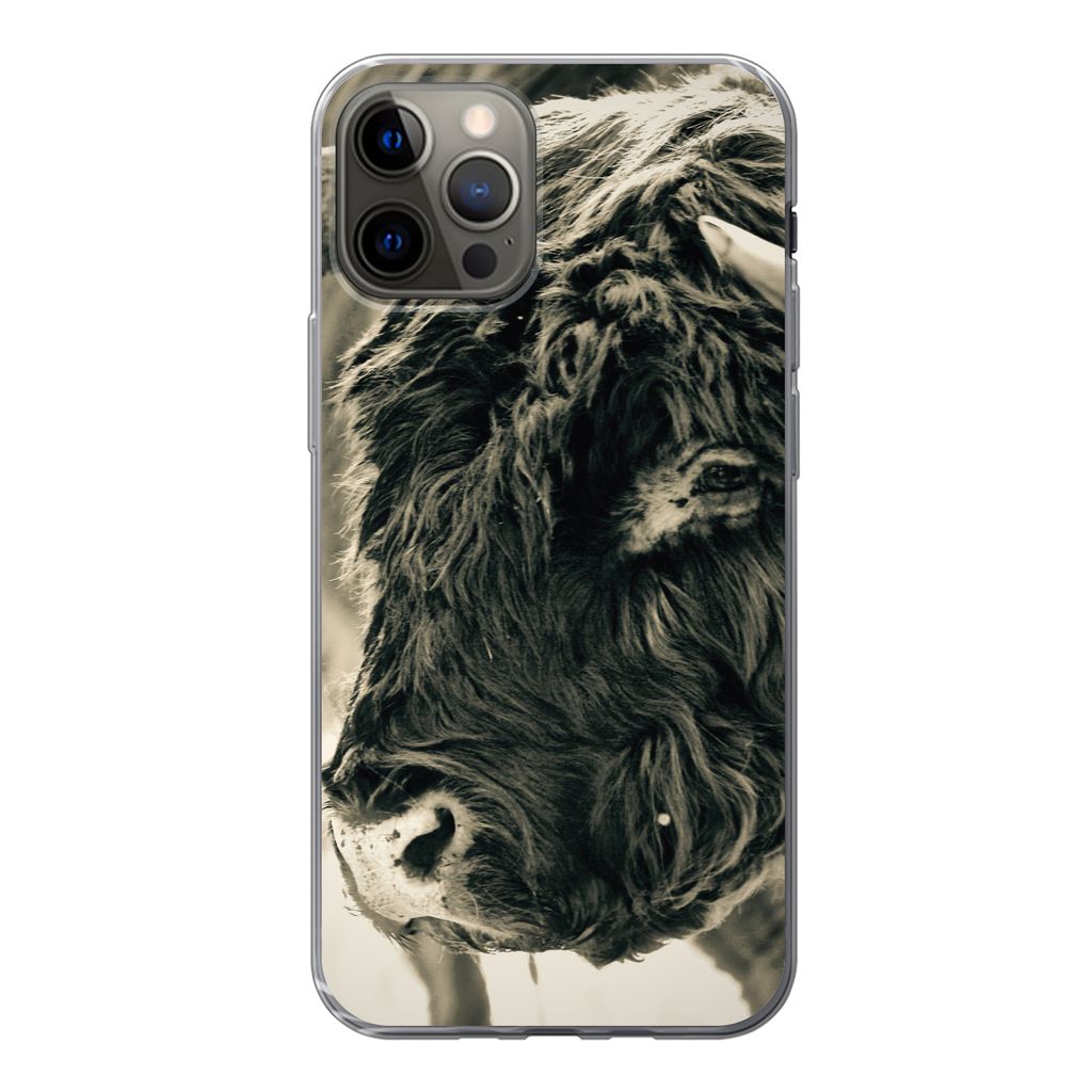 MuchoWow Handyhülle Schutzhülle Hülle für iPhone 12 Pro Schottischer Highlander - Schnee - Hörner Silikon Softcase Handy Hülle - Abdeckung