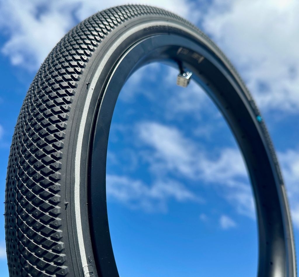 Vee Rubber E-Speedster Cargo Reifen 20 x 2.0 schwarz mit Reflexstreifen