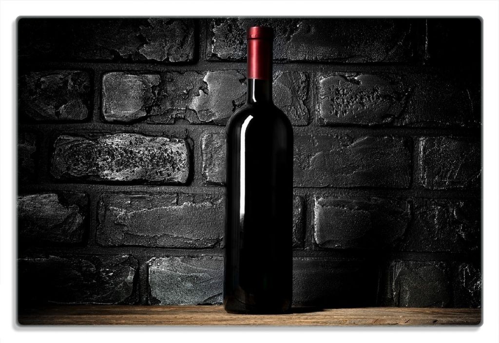 Wallario Frühstücksbrettchen aus Glas 20 x 30 cm mit rutschfesten Füßen, Motiv Rotwein-Flasche am Abend
