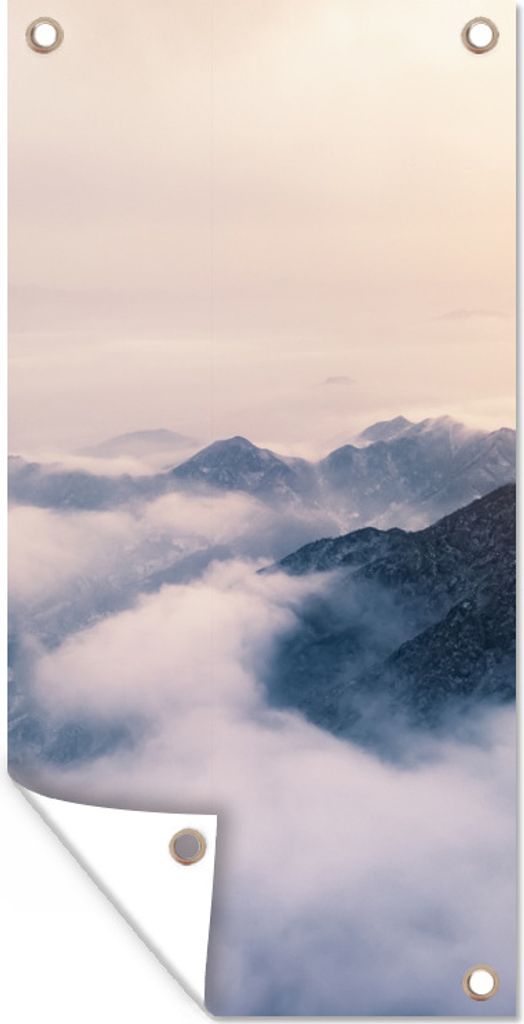MuchoWow 40x80 cm Outdoor-Poster Gartendeko Sichtschutz Garten Poster für den Garten Nebelschwaden ziehen über ein Gebirge