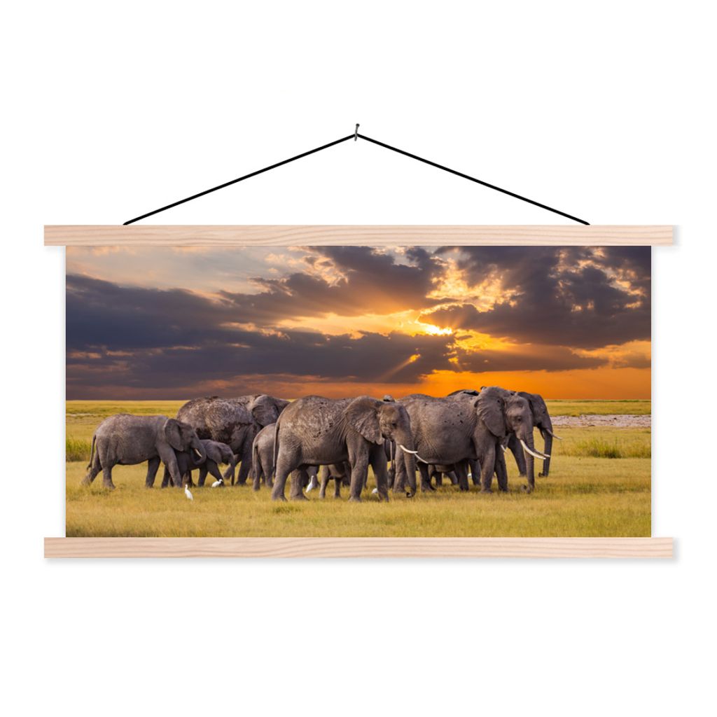 MuchoWow Textilposter Elefant - Tiere - Gras - Sonnenuntergang - Natur 120x60 cm mit holzfarbenen Rahmen - Klemmleiste