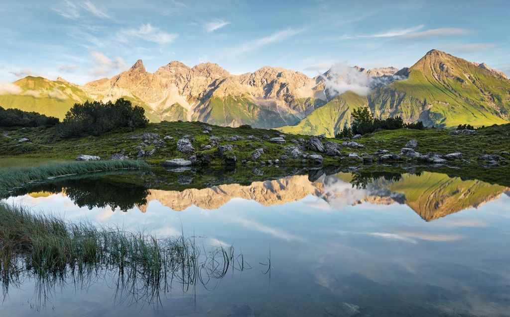 Sanders & Sanders Fototapete Landschaft Grün und Blau 450 x 280 cm