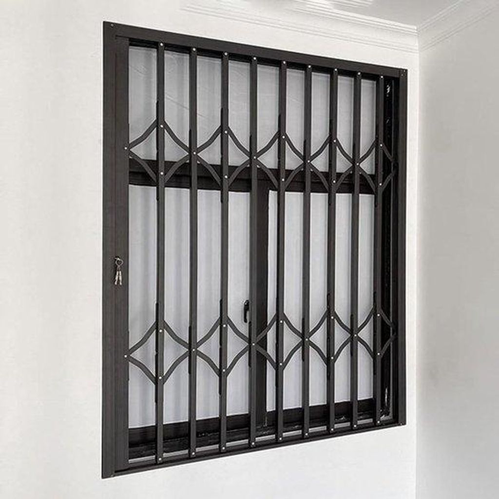 Kovová posuvná záclonka – dveřní zámek – systém ochrany Obrázek produktu 
