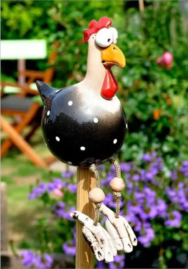 Poule de Jardin Incassable en Résine Noire - Décoration Extérieure Durable