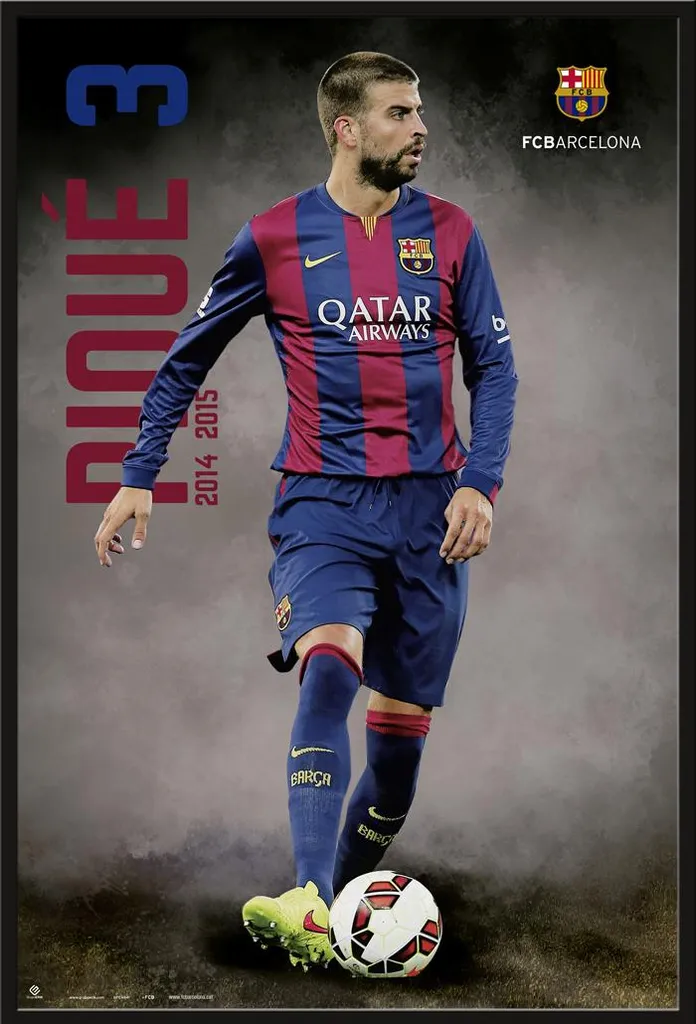 Poster FC Barcelone Piqué encadré, grand format avec cadre noir Shinsuke