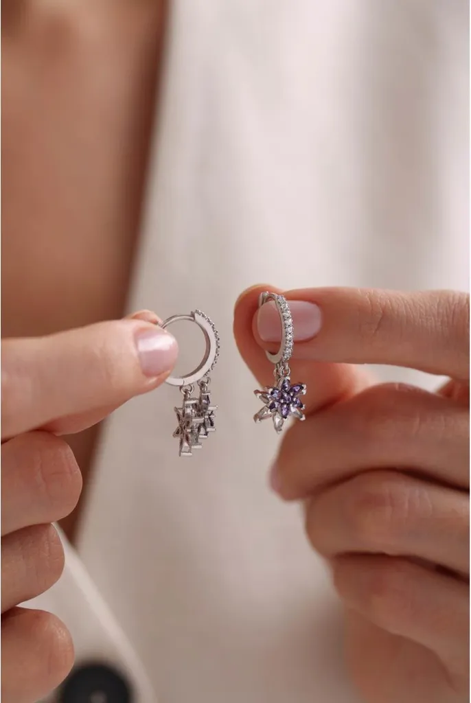 Créoles pendantes fleur de lotus pour femme en argent et cristal violet