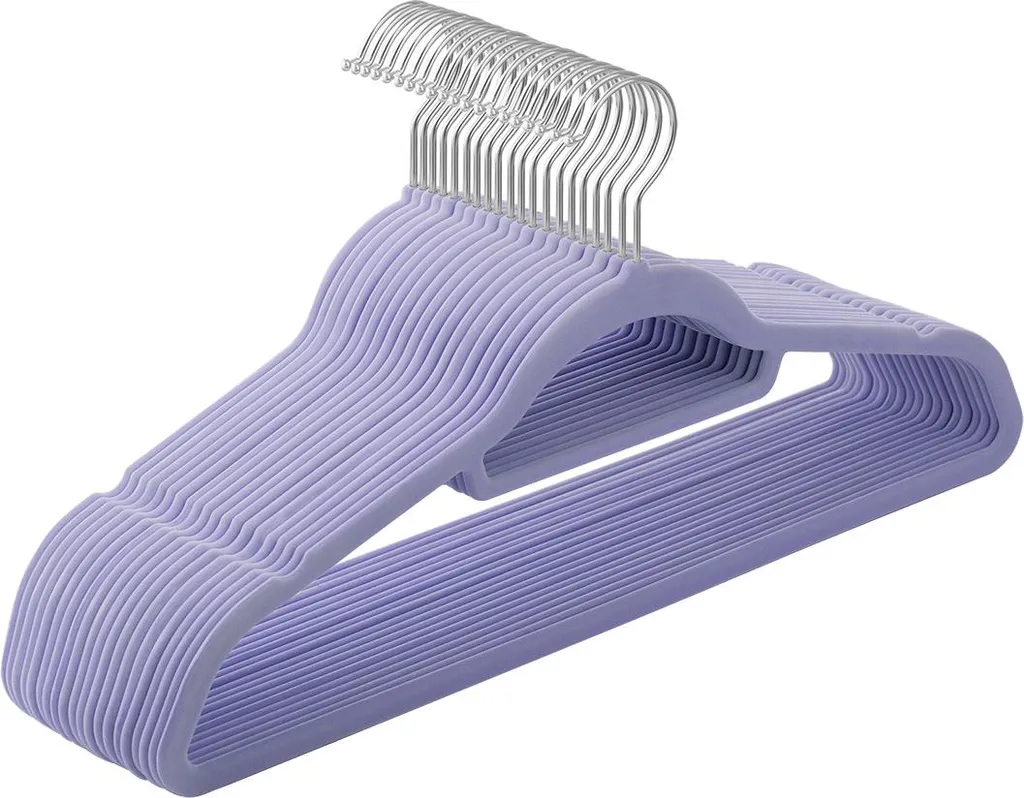 Cintre en velours avec crochet pivotant 360° et design ultra fin gain de place