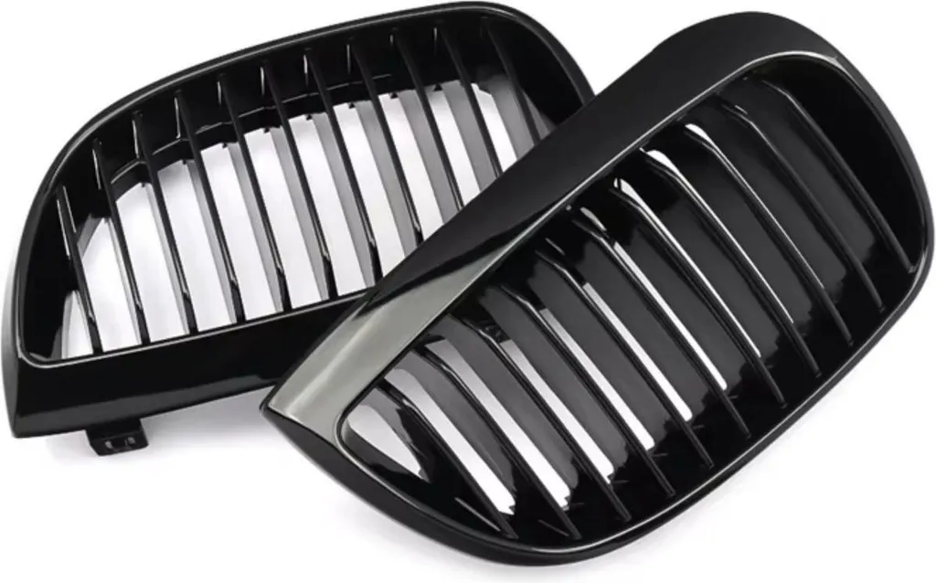 Grille de Calandre BMW Série 1 E81 E87 Noire : Fini les Chromes Ternis