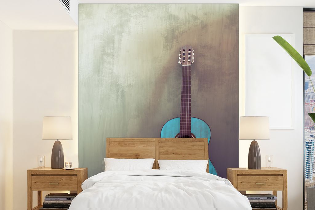 MuchoWow Fototapete für Wohnzimmer oder Schlafzimmer Wandtapete Vinyl Motivtapete Farbige akustische Gitarre in einem Raum mit einer Betonwand -...