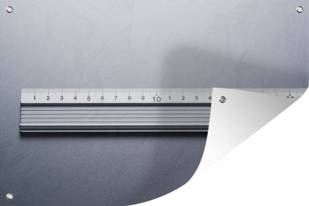 MuchoWow 120x80 cm Outdoor-Poster Gartendeko Sichtschutz Garten Poster für den Garten Metall-Lineal auf grauem Hintergrund