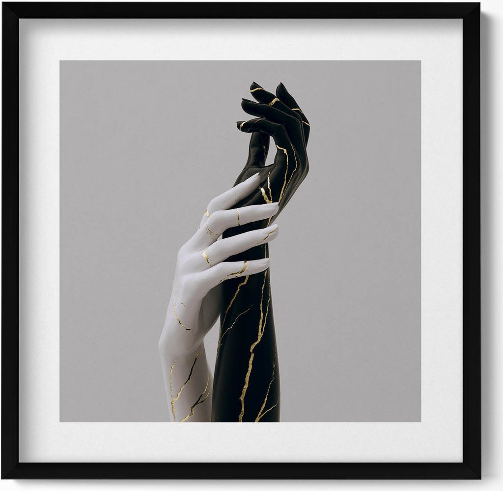 Schwarze und weiße Hände mit Gold– Wandbild mit Rahmen – Gerahmtes Bild – Wanddekoration – 50x50 cm – Schwarz Rahmen