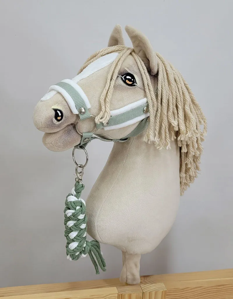 Lit Hobby Horse A3 avec fourrure blanche et cordon tressé blanc et sauge
