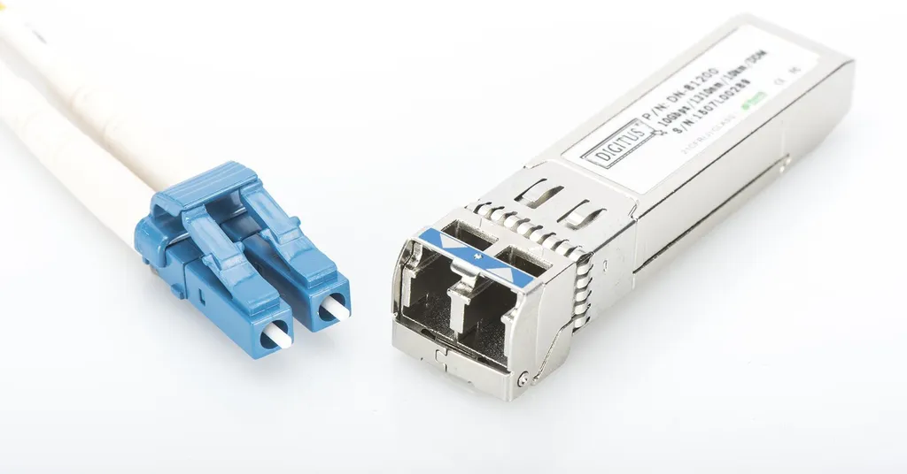 Module SFP DIGITUS DN-81110 mini GBIC 10Gbps 10km DDM pour switch - 4