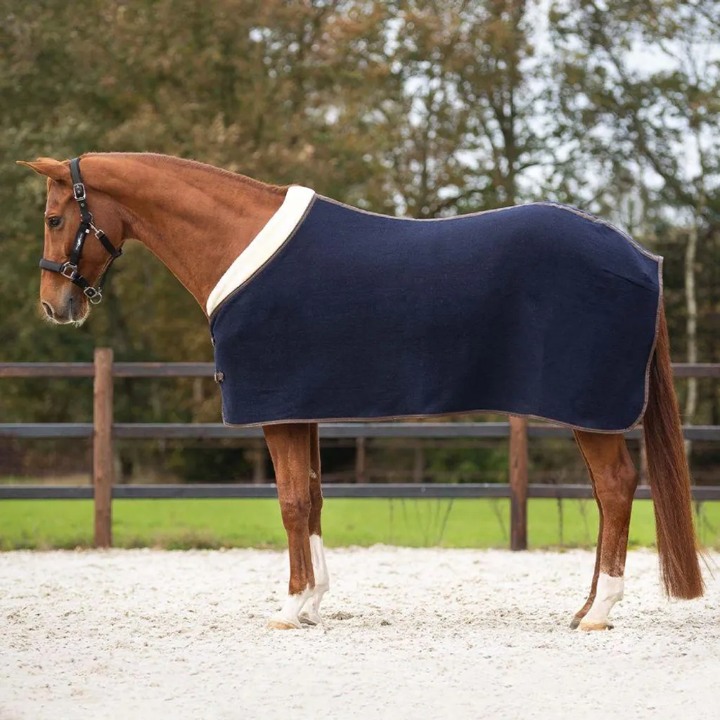QHP Deluxe Wool Rug: Eccellenza e Stile per l'Equitazione di Lusso