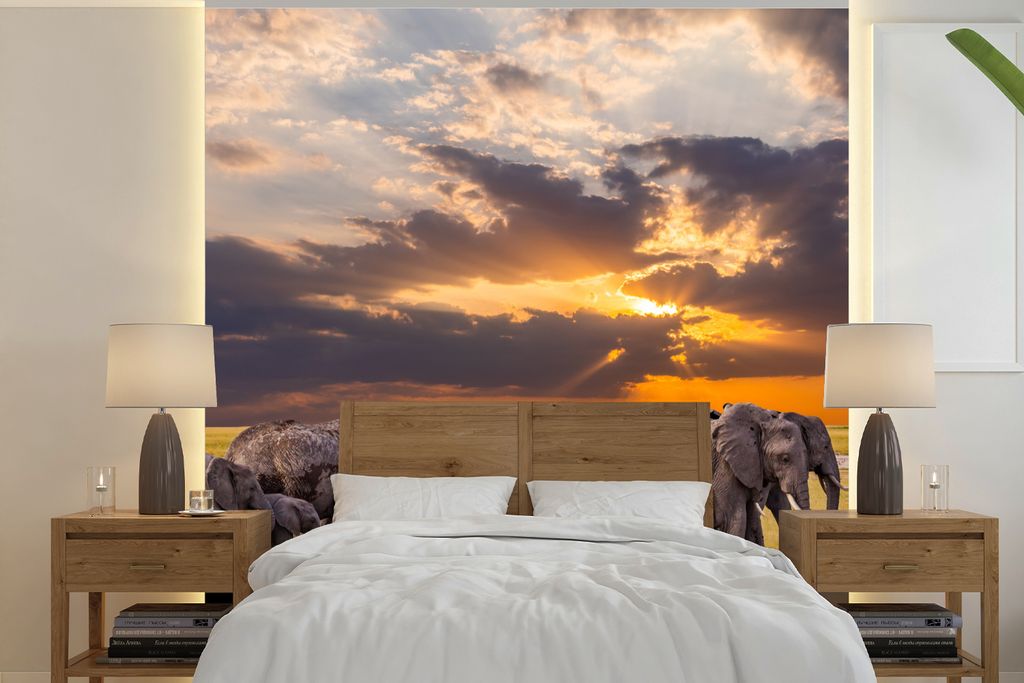 MuchoWow Fototapete für Wohnzimmer oder Schlafzimmer Wandtapete Vinyl Motivtapete Elefantenherde an einem See - 350x350 cm - Schlafzimmertapete