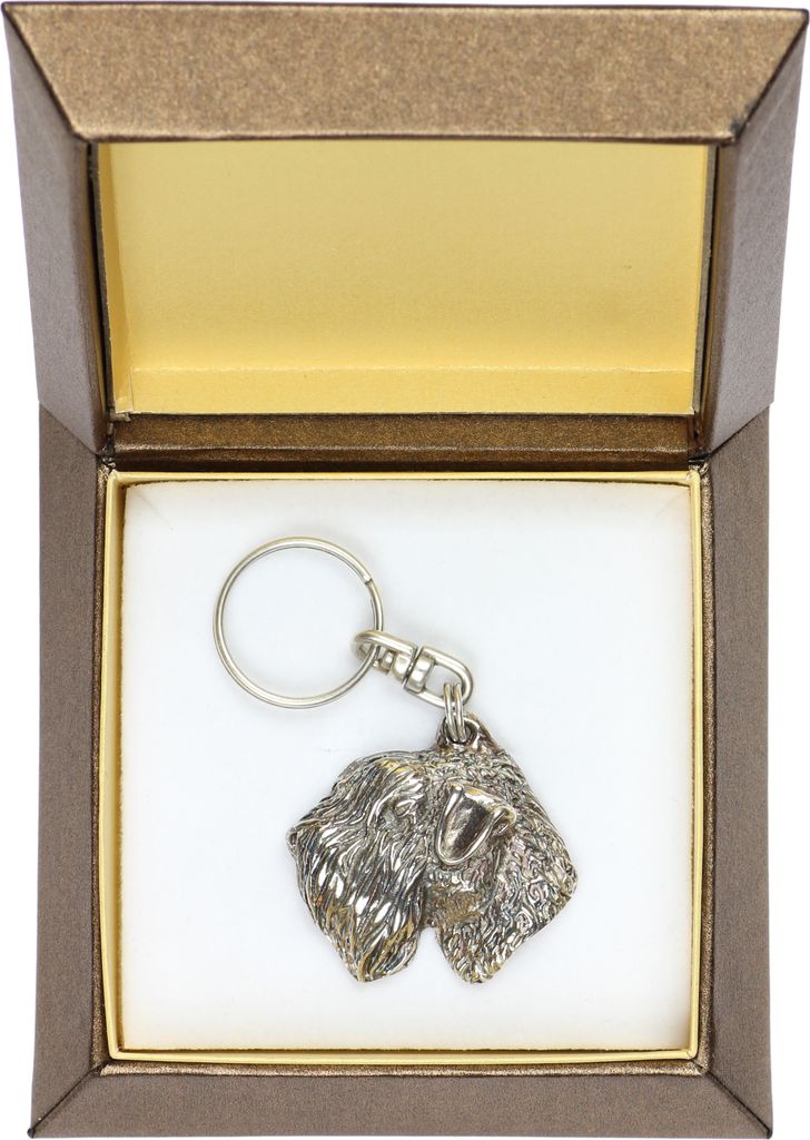 Soft-coated Wheatan Terrier - Versilberter Anhänger mit einem Hund in einer dekorativen Box, Handtaschenschmuck, Rucksackanhänger der Marke Art-Dog