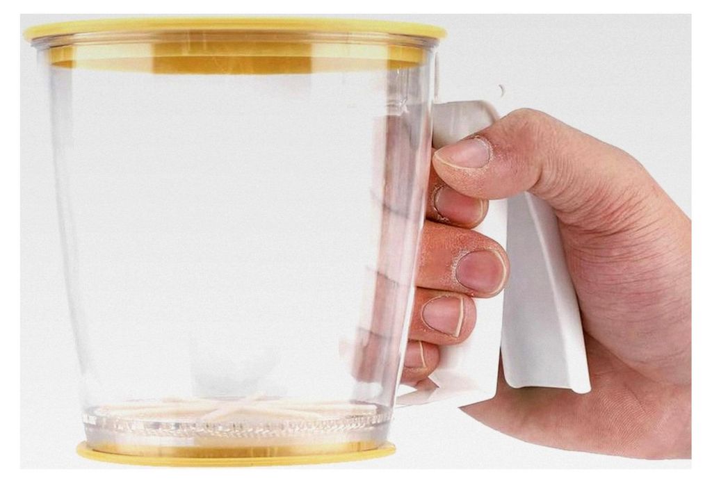 Handbecher Mehlsieb mit Deckel