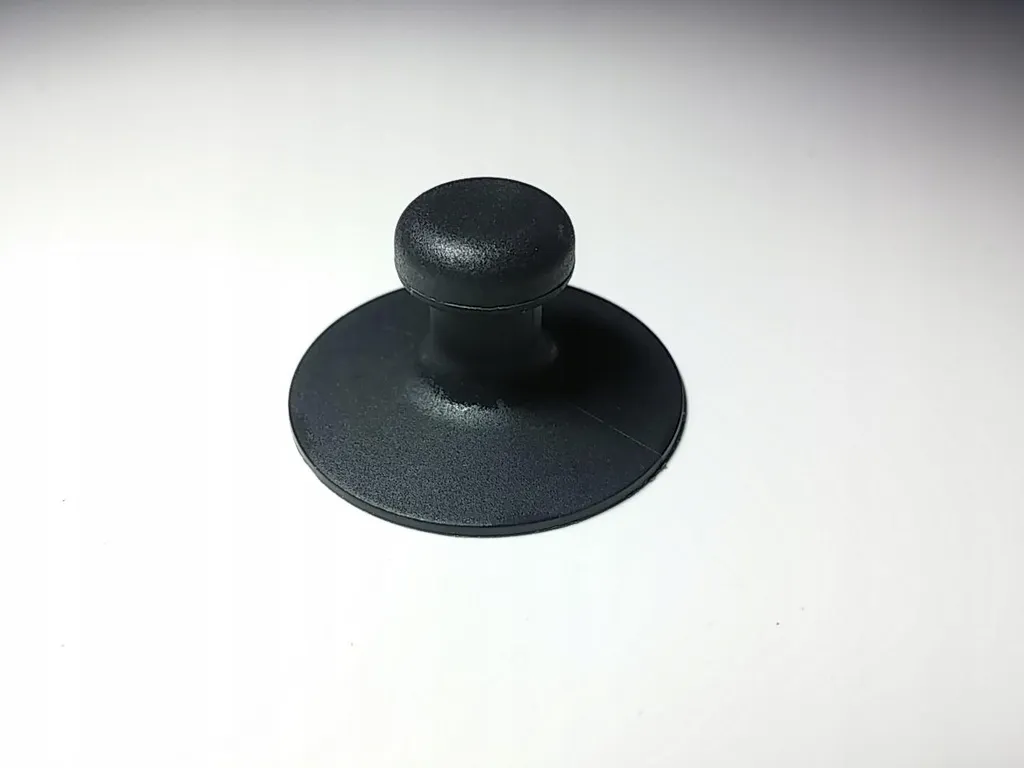 VOLVO tappetino clip 8641613 OE