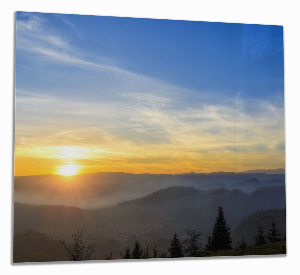 Wallario Herdabdeckplatte aus Glas, Größe 60 x 52 cm 1-teilig, Motiv Sonnenaufgang über dem Schwarzwald