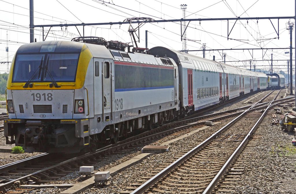 hansepuzzle 108760 - Zug Puzzle, 500 Teile, Fortbewegung, 46,0 x 30,0cm mit hochwertiger Aufbewahrung, Kartonbox und wiederverschließbarem Beutel