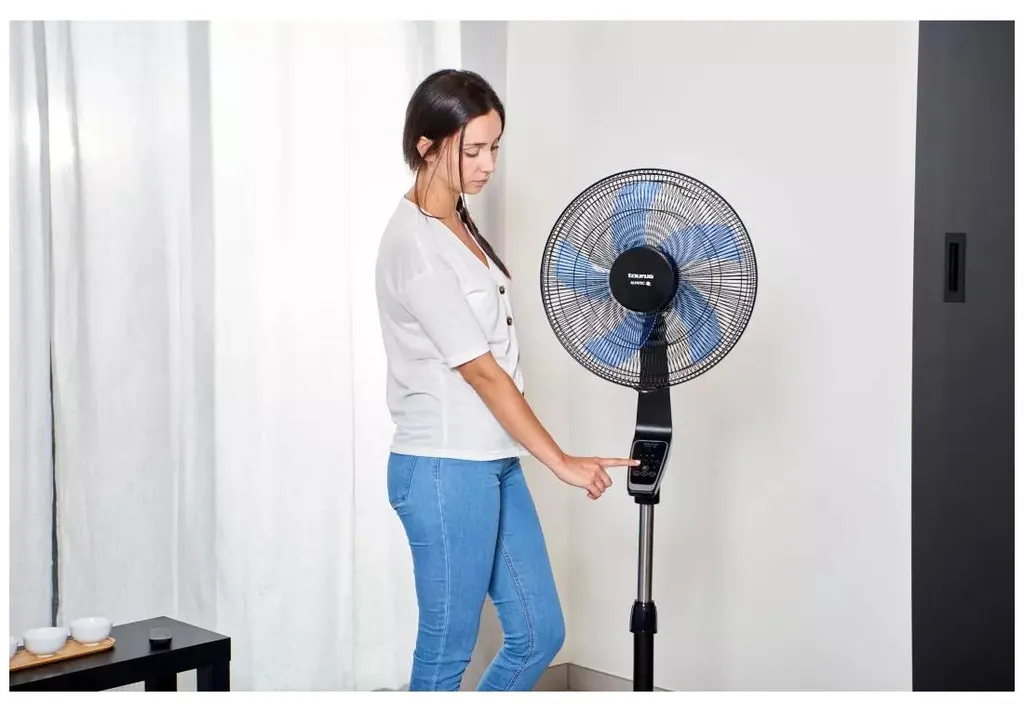 Ventilateur pour Salon Taurus 50W Commande Digitale 60dB Hauteur 1,30m