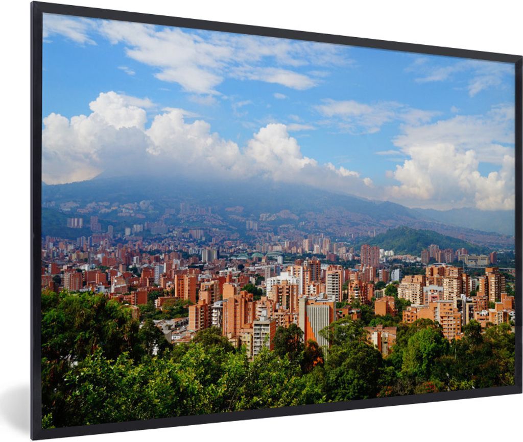 MuchoWow Gerahmtes Poster Städtischer Horizont von Medellin im südamerikanischen Kolumbien 30x20 cm - Poster mit Schwarzem Bilderrahmen Wandpos...