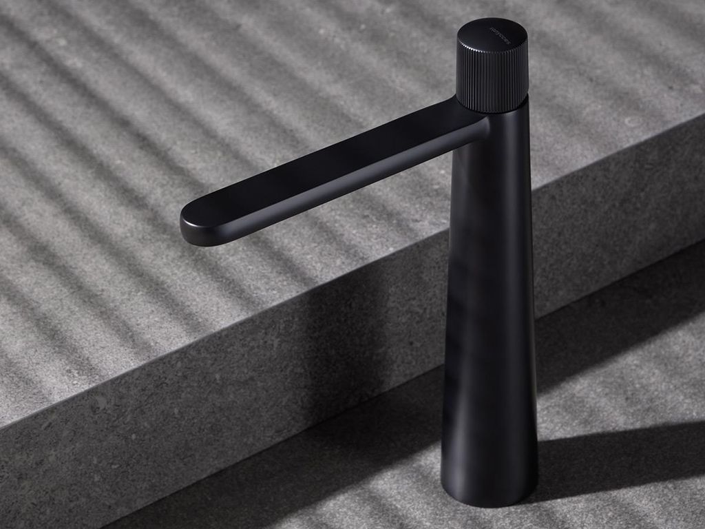 SANYCCES DEDAL ColdOpen Waschtischarmatur mit Plissé Oberflächenmuster Auslaufhöhe 245 mm, schwarz matt