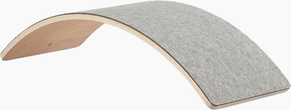 Goki Balance Board Wave Holzspielzeug mit Filz 82cm Produktbild 