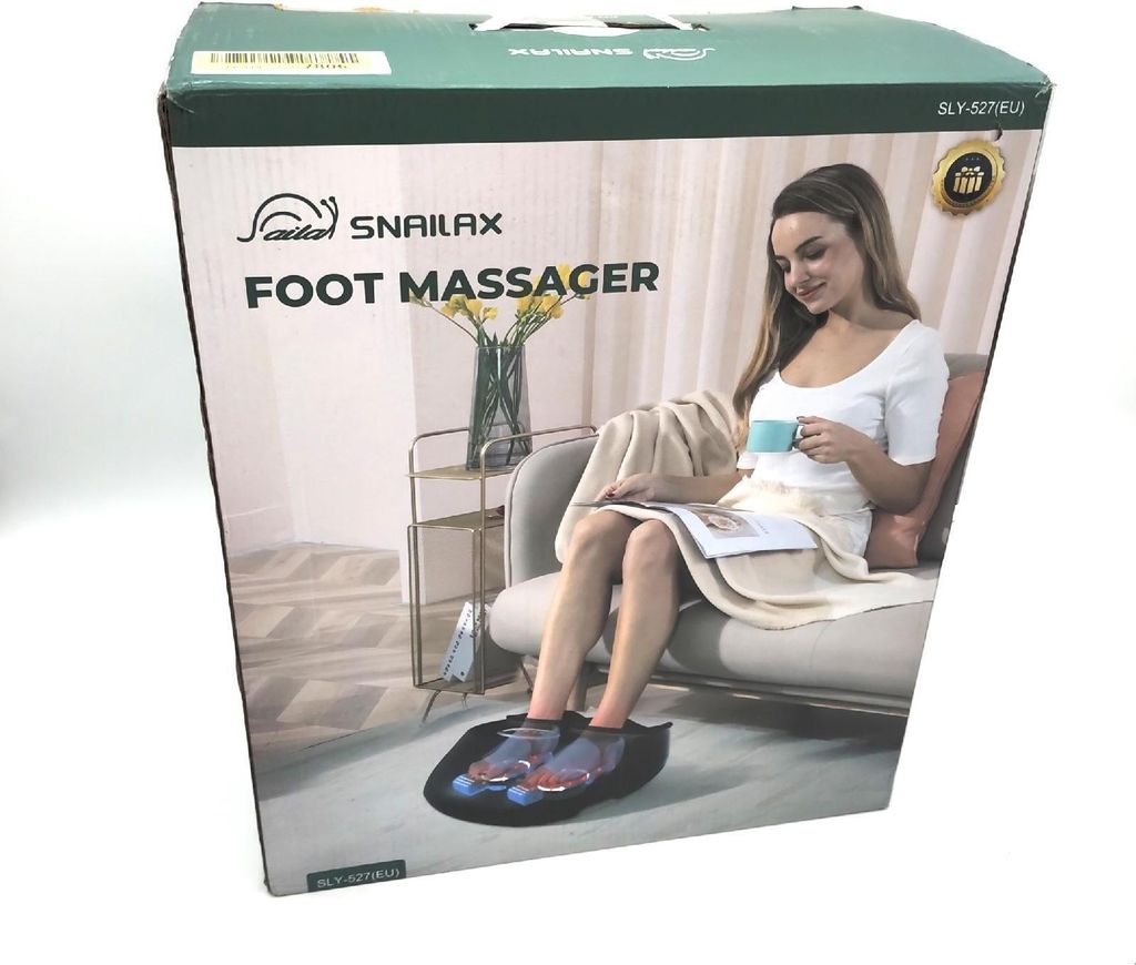 snailax vibration fußmassagegerät Schwarz-weißes Boudoir-Porträt einer sexy Frau in Unterwäsche, die auf  einem Stuhl posiert.... Stock-Foto MXI33859 main image 1