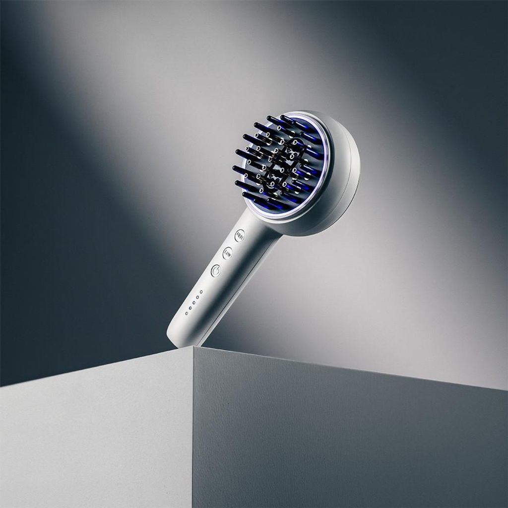HairCare Revitalize TotalCare, Reparaturbürste mit EMS-Mikrostrom, rotem und blauem LED-Licht, Serum-Applikator und 5 Intensitätsstufen, nährt, ...