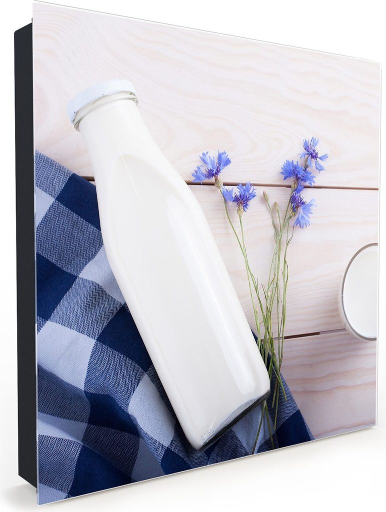 Nachbildung-Schlüsselkasten, Magnetpinnwand und Memoboard mit Glasfront Motiv Milchflasche auf Holztisch