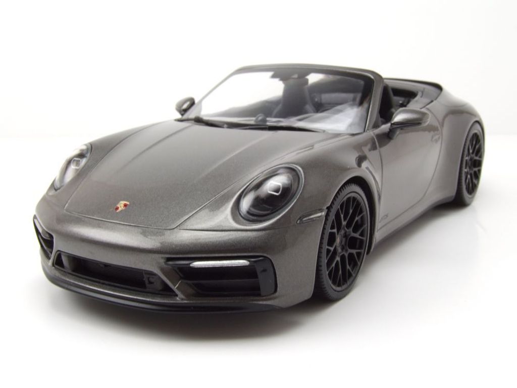 Minichamps 155063031 Porsche 911 Carrera 4 GTS Cabrio 2020 Produktbild 