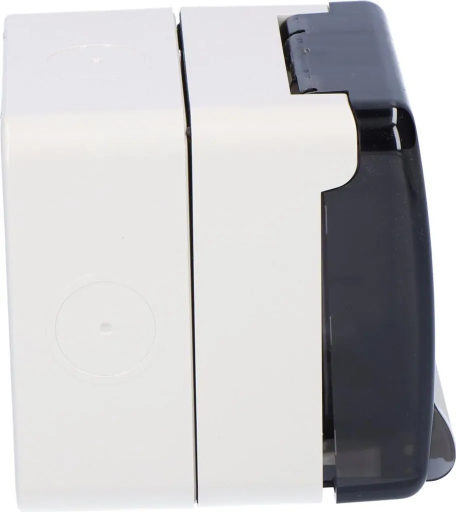 Installer une prise électrique étanche au garage avec PROTECTA M95 16A - 4