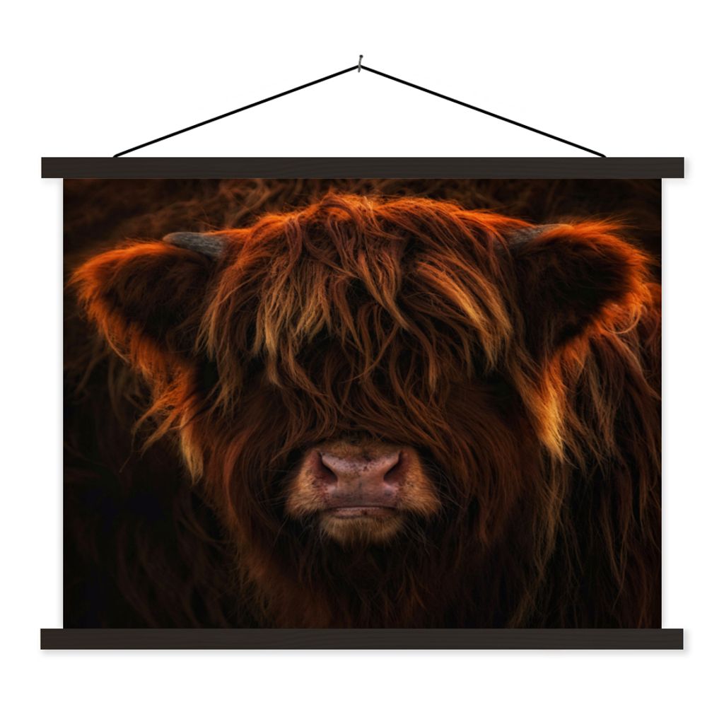 MuchoWow Textilposter Schottischer Highlander - Kuh - Porträt - Tiere 120x90 cm mit schwarzem Rahmen - Aufhänger für Poster