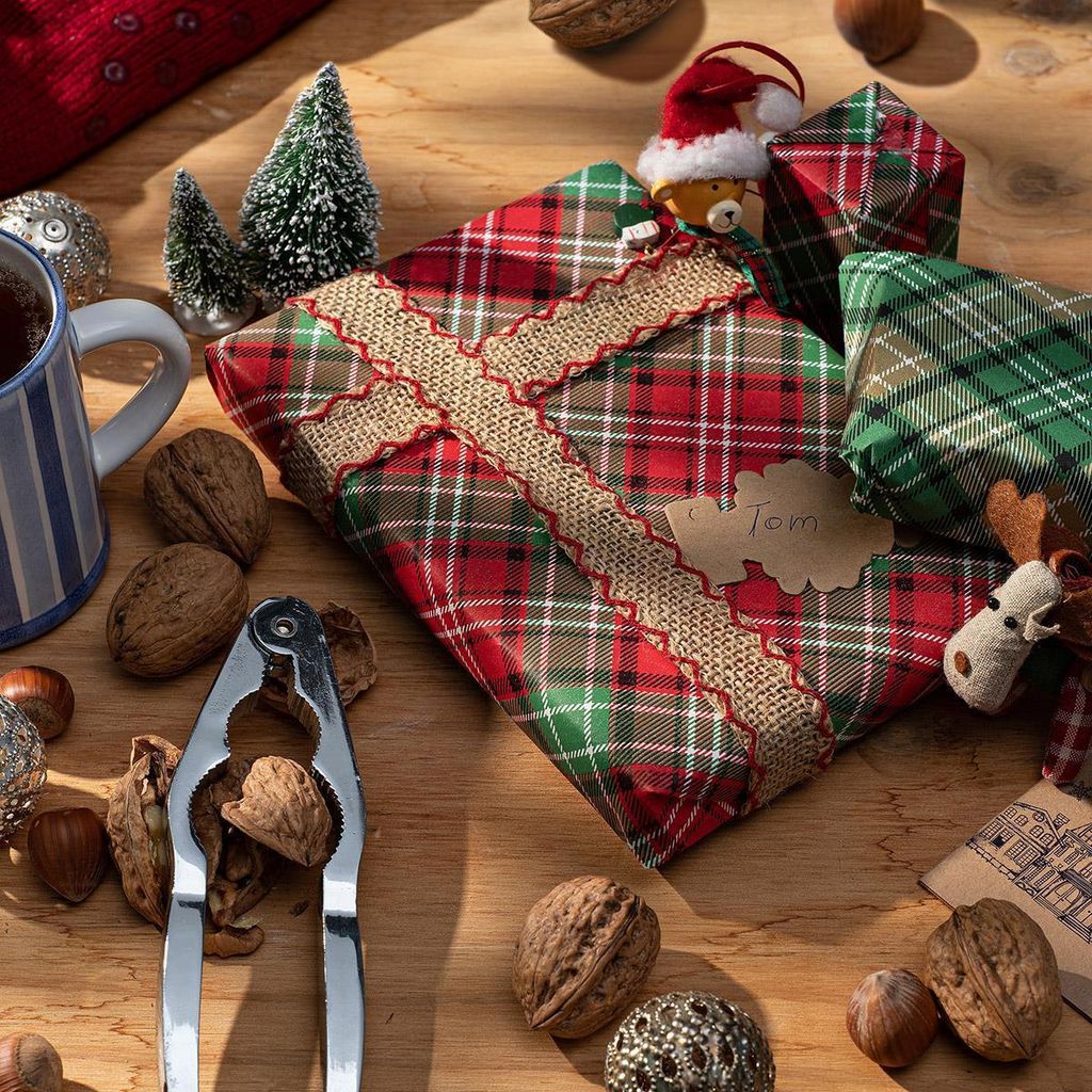 Carta da regalo tartan, rossa, verde, 0,70 x 10 m - Immagine del prodotto 