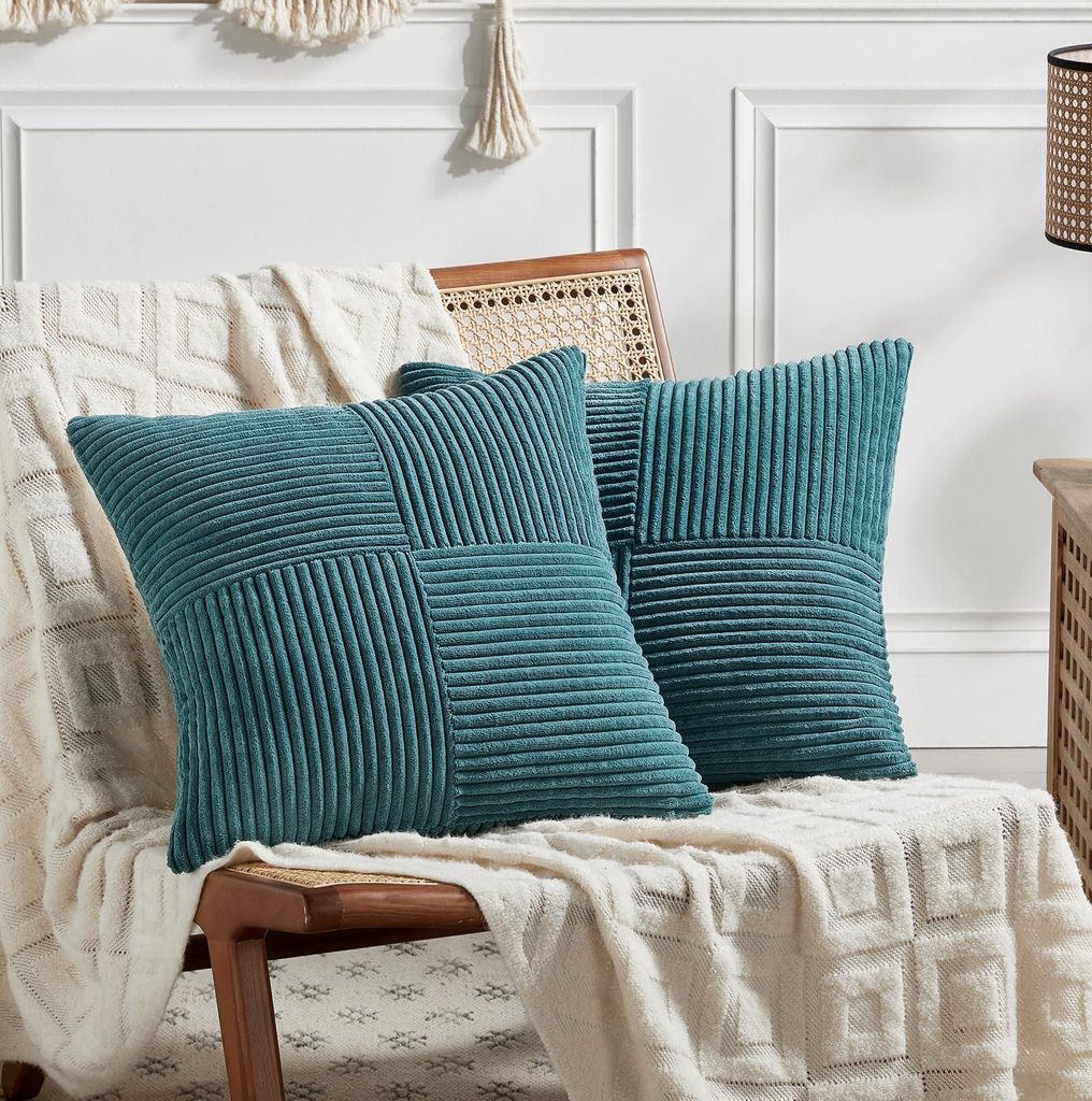 Set mit 2 blaugrünen Cord-Kissenbezügen (35 x 35 cm). Weiche, moderne Dekokissenbezüge. Boho-Dekoration für Sofa, Schlafzimmer, Wohnzimmer und ...