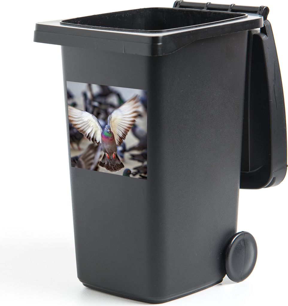 MuchoWow Mülltonnenaufkleber Nahaufnahme einer fliegenden Taube 40x40 cm - Abfall-Aufkleber - Container - für Abfallcontainer