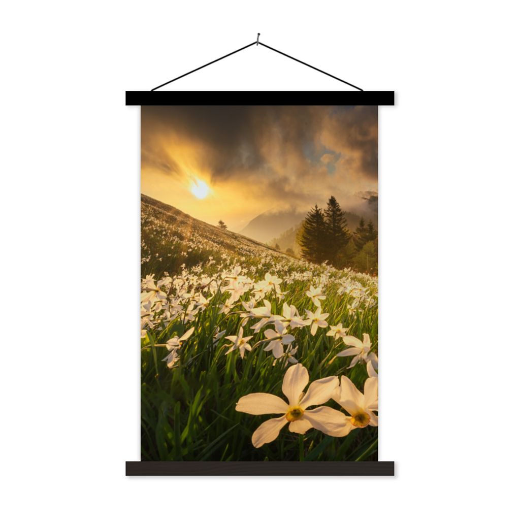 MuchoWow Textilposter Blumenfeld - Hügel - Sonnenuntergang - Berg - Natur - Weiß - Hügel 60x90 cm mit schwarzem Rahmen - Poster Wohnzimmer