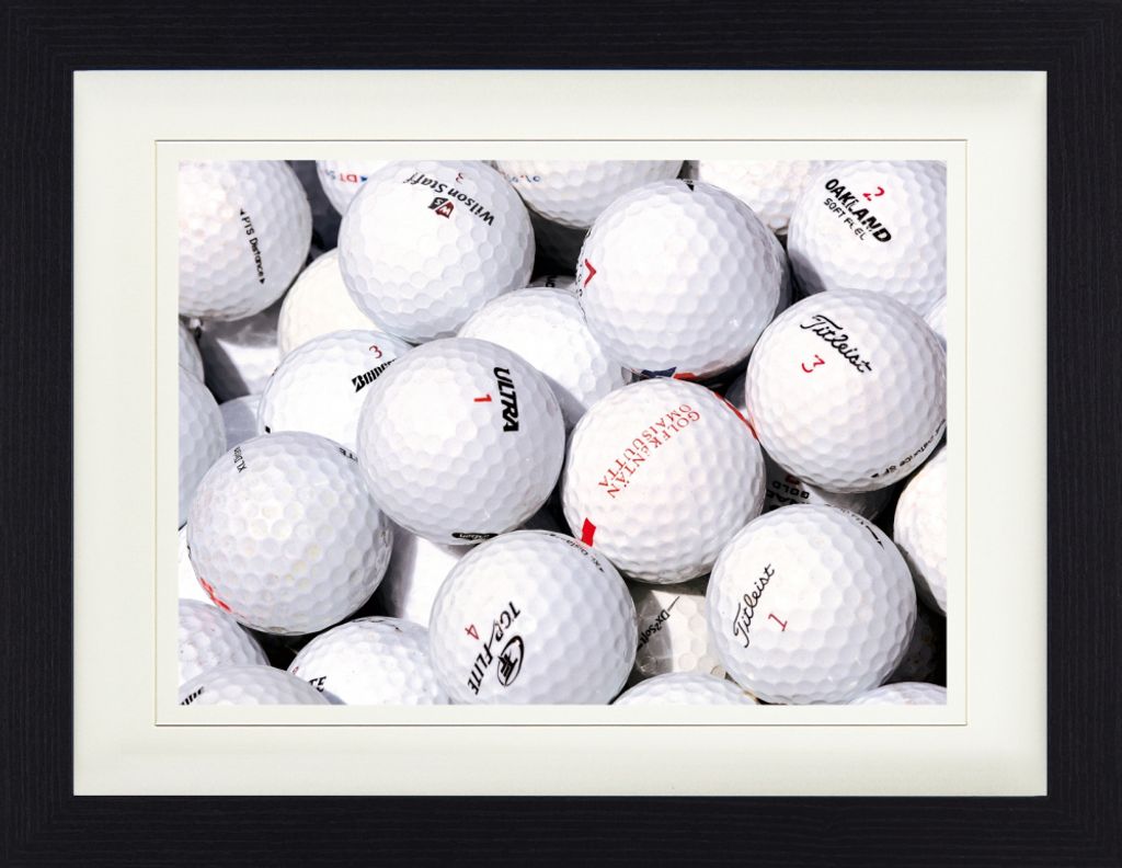 Golf Gerahmtes Bild Mit Edlem Passepartout | Wand-Bilder | Im Bilderrahmen - Golfbälle (30 x 40 cm)
