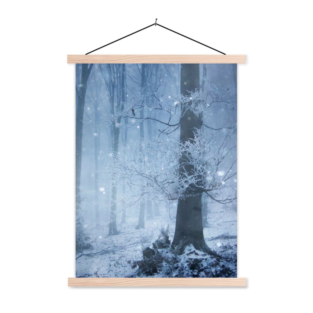 MuchoWow Textilposter Wald - Winter - Schnee 60x80 cm mit holzfarbenen Rahmen - Wandbild