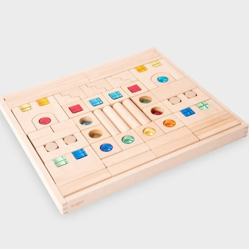 Jeu de construction en bois TickiT avec gemmes pour stimuler le calme