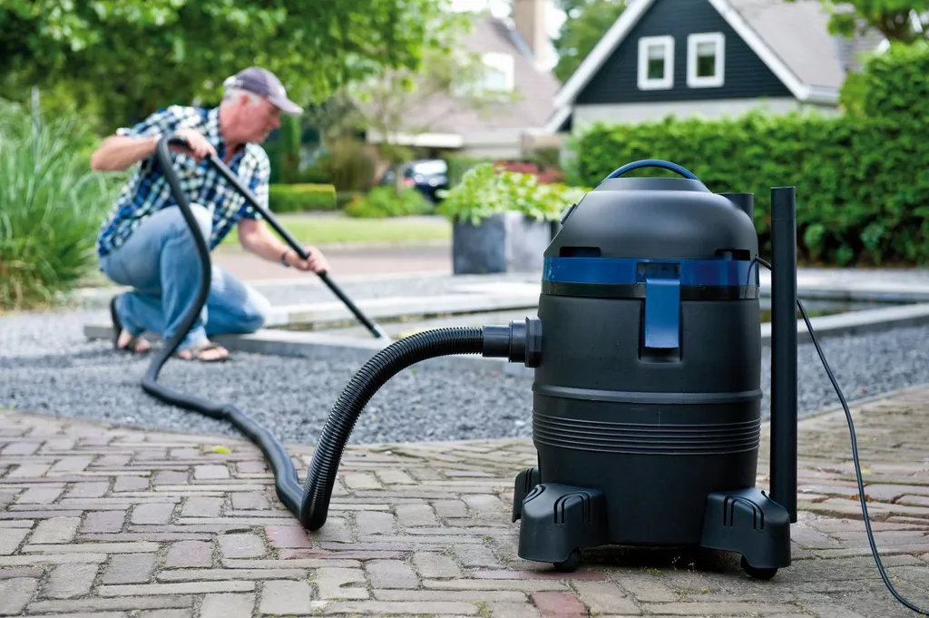Aspirateur de bassin pour nettoyer la vase - Ubbink VacuProCleaner Maxi