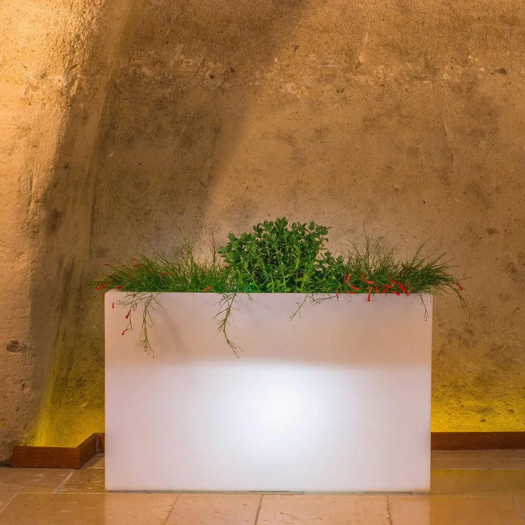 Pot de fleurs lumineux extérieur Lumos pour ambiance terrasse et jardin