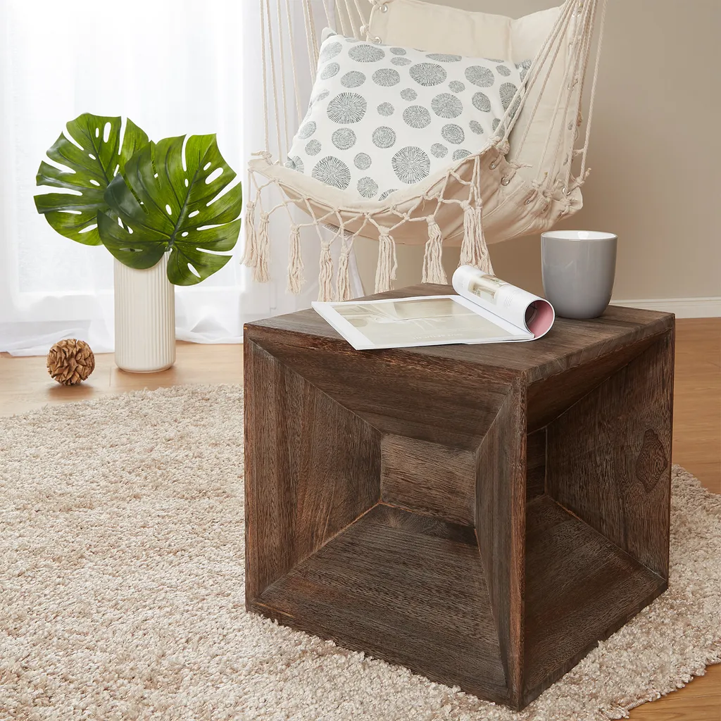 Table d'appoint bois cube marron style rustique et minimaliste