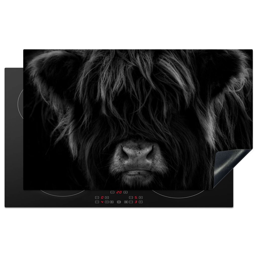 KitchenYeah Herdabdeckplatte Schottischer Highlander - Kuh - Porträt - Tiere - Schwarz - Weiß , 83x51cm, Küche Deko, Glaskeramikkochfeld Herda...